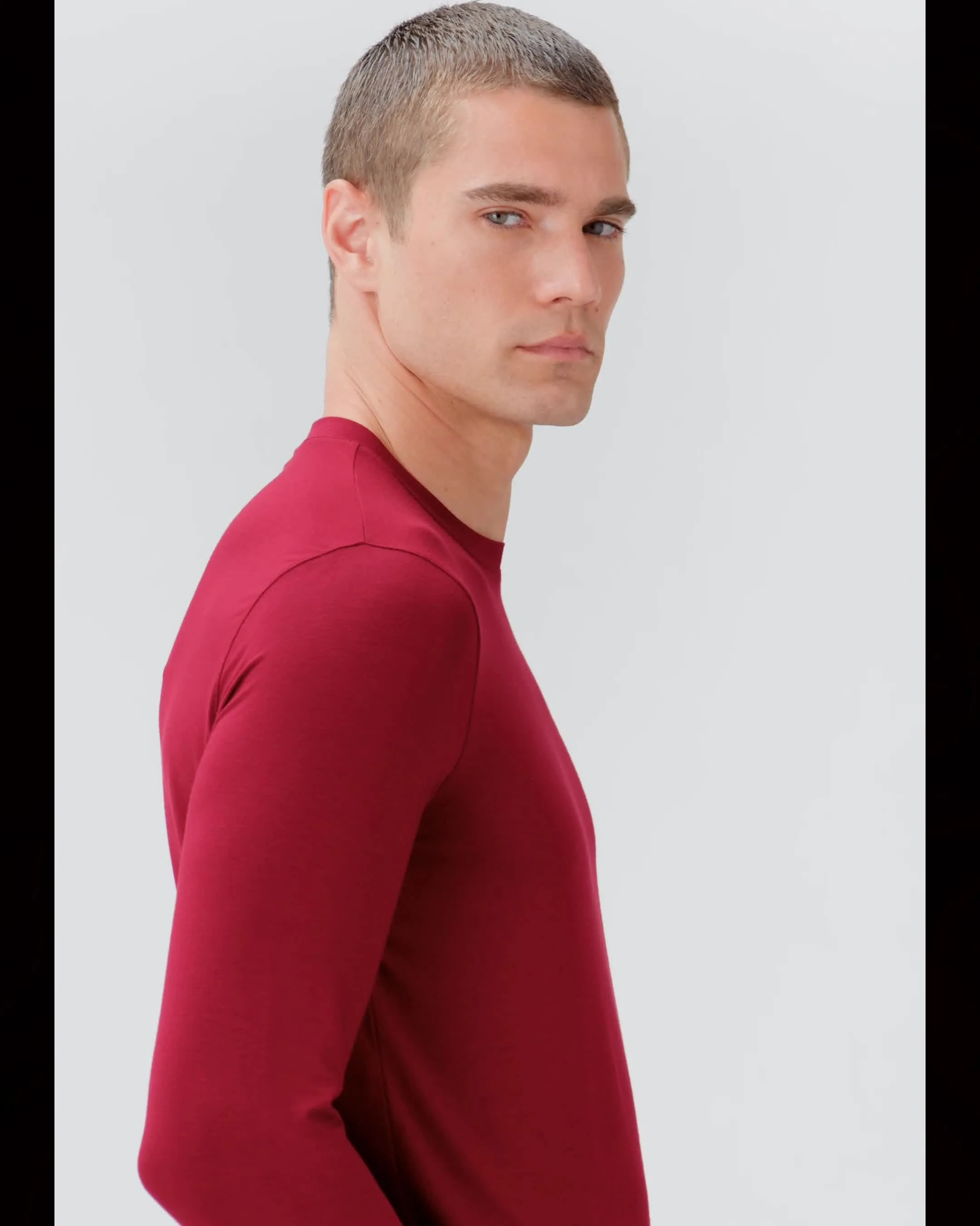 GIORGIO ARMANI Viscose t-shirt ビスコース V-neck T-shirt Icon in stretch viscose jersey | Giorgio Armani