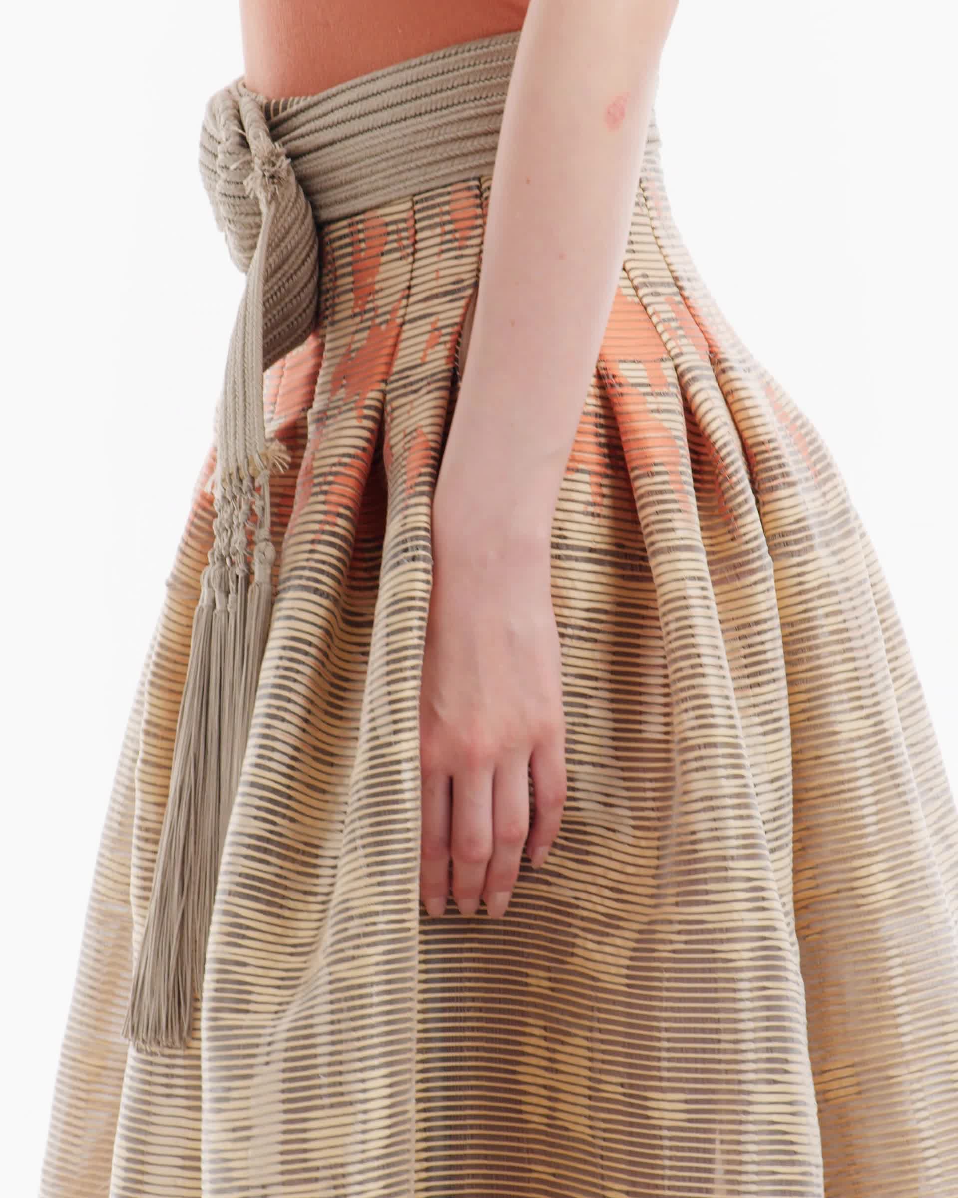 新品GIORGIO ARMANIシルクスカート ブラック