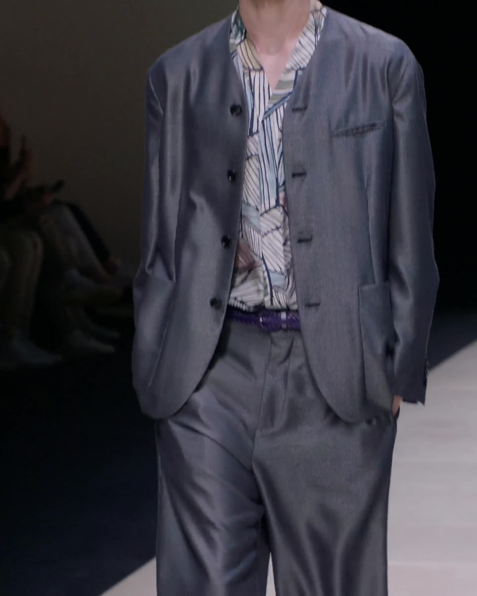 【新season】GIORGIOARMANI シングル スーツ グレー シングルブレストスーツ バージンウール／シルク | Giorgio Armani