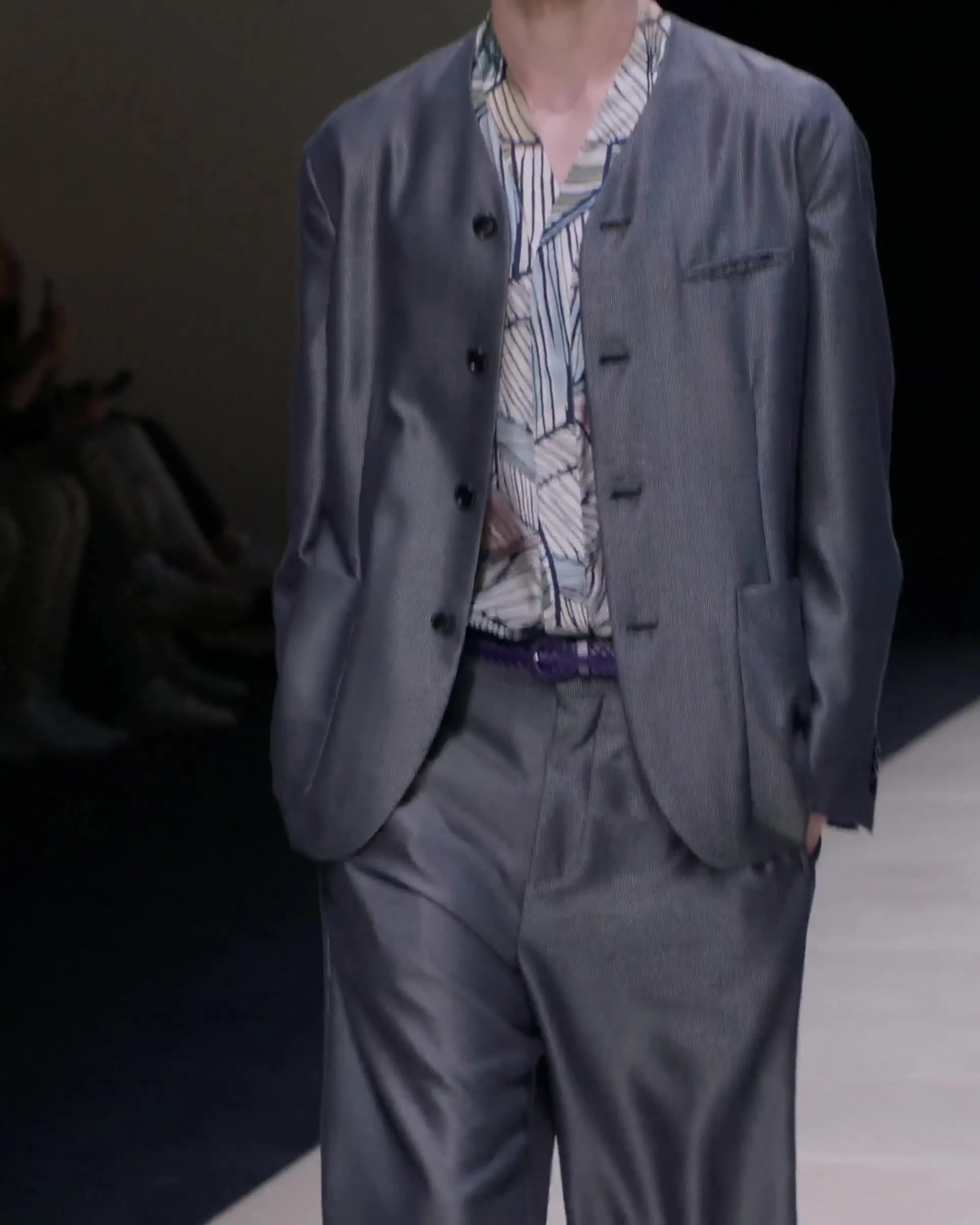 ジョルジオアルマーニ　グレー シングルブレスト スーツ　美品　ウール混　L シングルブレストスーツ バージンウール／シルク | Giorgio Armani